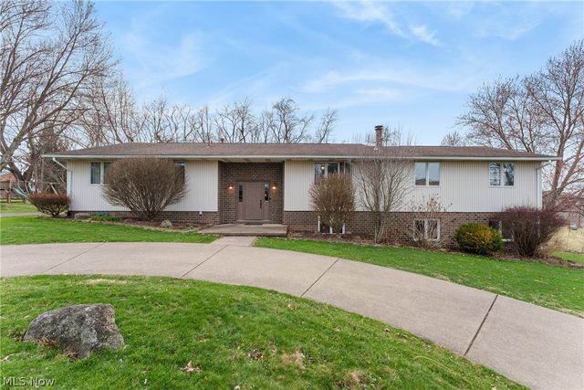 901 N Marion Avenue, Louisville, OH 44641