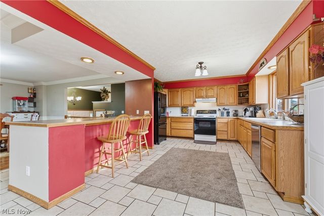 901 N Marion Avenue, Louisville, OH 44641