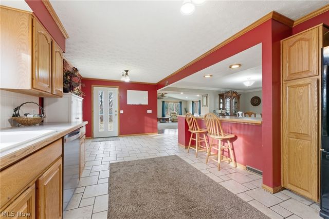 901 N Marion Avenue, Louisville, OH 44641