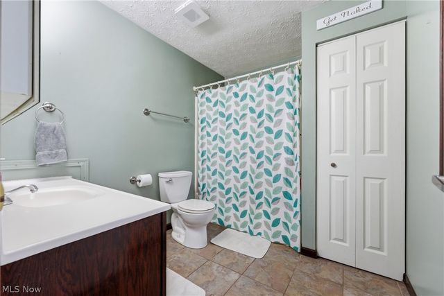 901 N Marion Avenue, Louisville, OH 44641