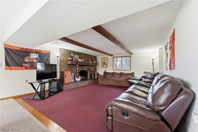 901 N Marion Avenue, Louisville, OH 44641