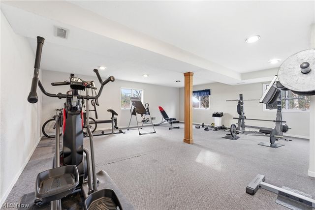 901 N Marion Avenue, Louisville, OH 44641