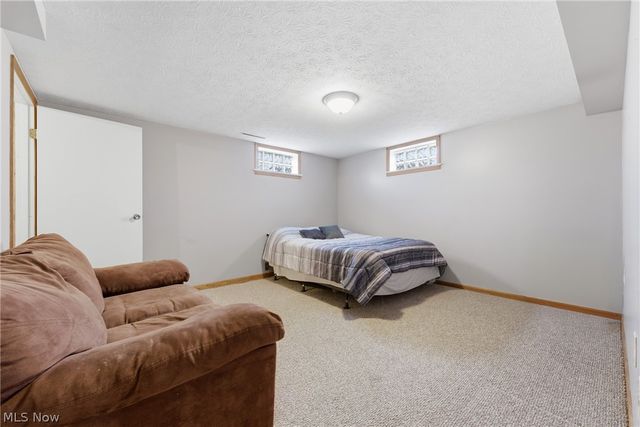 901 N Marion Avenue, Louisville, OH 44641