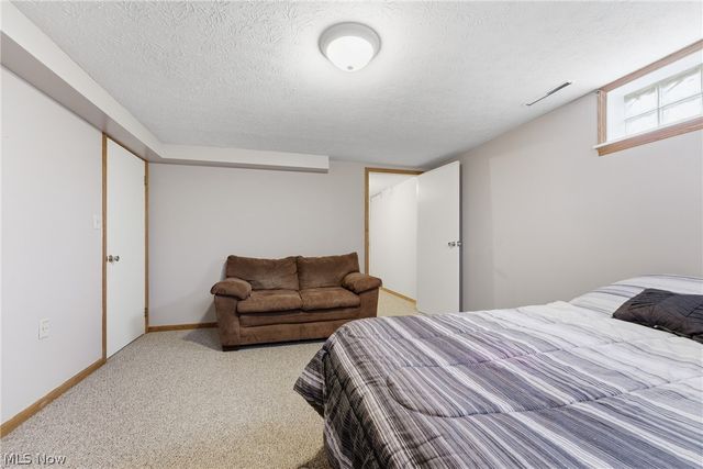 901 N Marion Avenue, Louisville, OH 44641