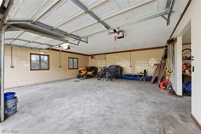 901 N Marion Avenue, Louisville, OH 44641