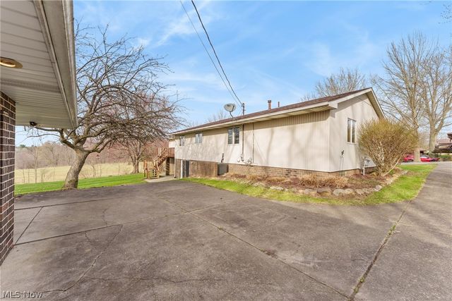 901 N Marion Avenue, Louisville, OH 44641