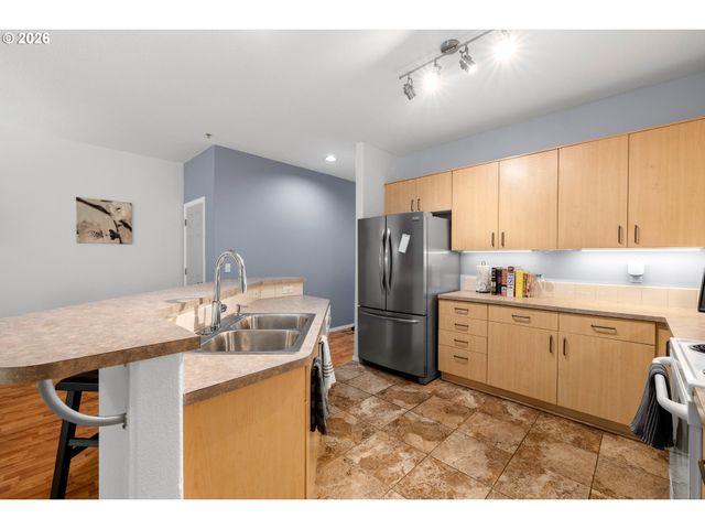 1518 Se OAK St, Hillsboro, OR 97123