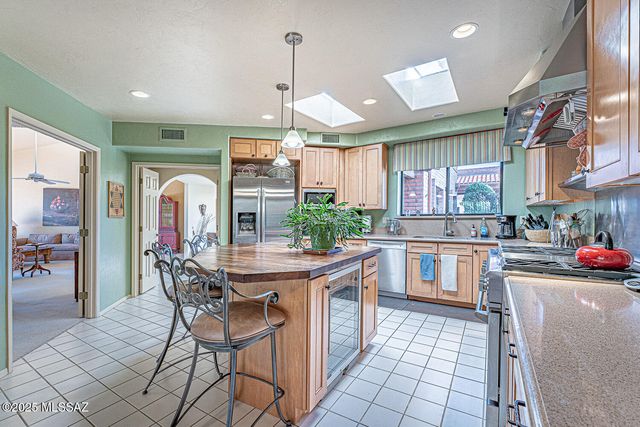 2051 W Vía Del Picamaderos, Green Valley, AZ 85622