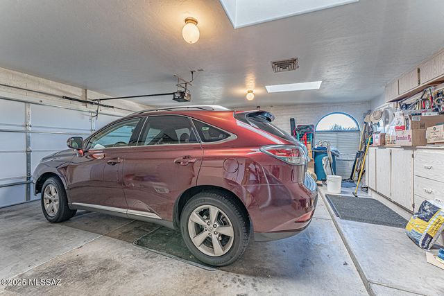 2051 W Vía Del Picamaderos, Green Valley, AZ 85622