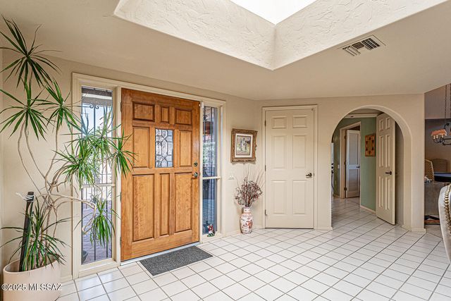 2051 W Vía Del Picamaderos, Green Valley, AZ 85622