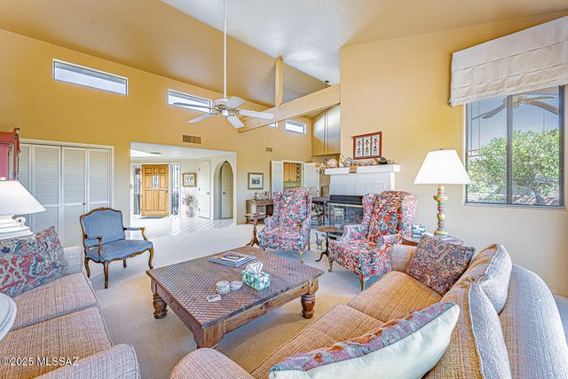 2051 W Vía Del Picamaderos, Green Valley, AZ 85622