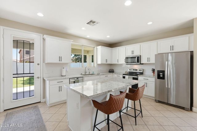 1630 W PAISLEY Drive, San Tan Valley, AZ 85144