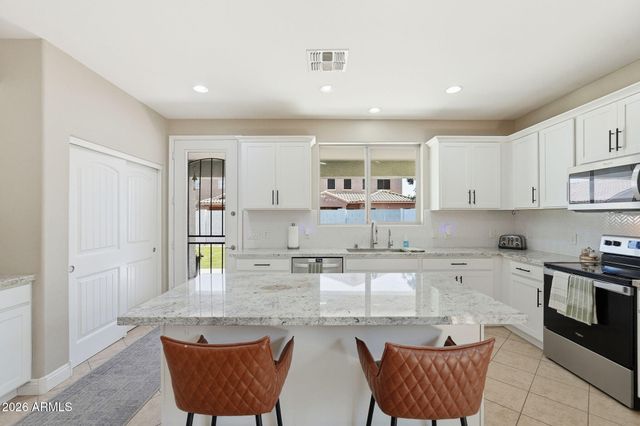 1630 W PAISLEY Drive, San Tan Valley, AZ 85144