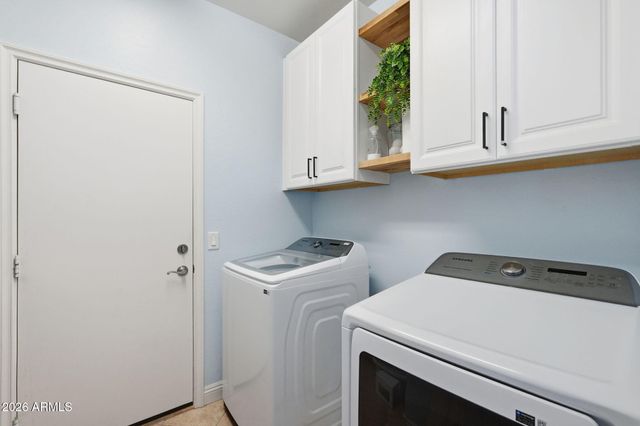 1630 W PAISLEY Drive, San Tan Valley, AZ 85144