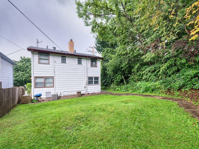 456 10th Avenue S, South Saint Paul, MN 55075