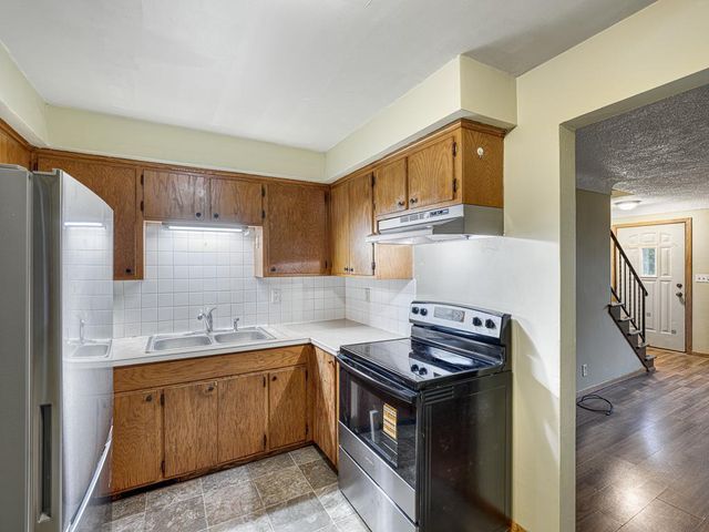 456 10th Avenue S, South Saint Paul, MN 55075