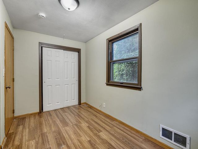 456 10th Avenue S, South Saint Paul, MN 55075