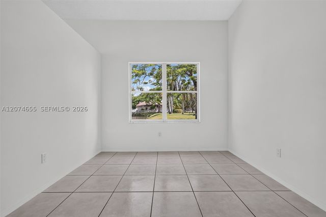 2342 NW 184th Ter, Pembroke Pines, FL 33029
