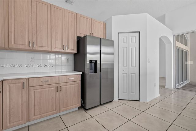2342 NW 184th Ter, Pembroke Pines, FL 33029