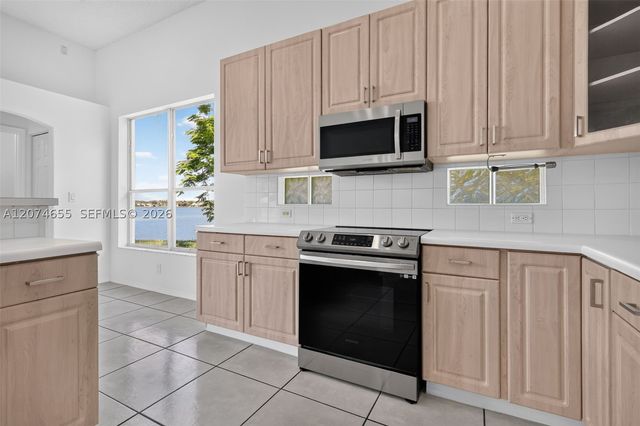 2342 NW 184th Ter, Pembroke Pines, FL 33029