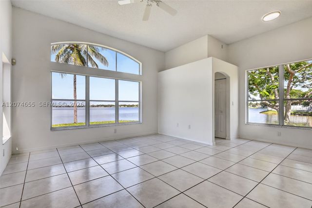2342 NW 184th Ter, Pembroke Pines, FL 33029
