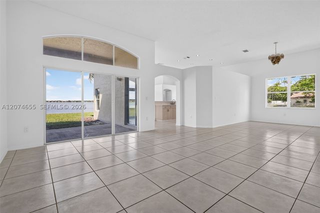 2342 NW 184th Ter, Pembroke Pines, FL 33029