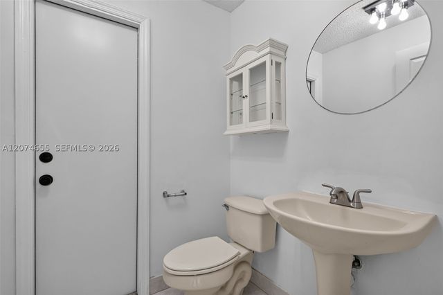 2342 NW 184th Ter, Pembroke Pines, FL 33029