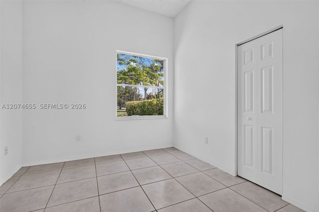 2342 NW 184th Ter, Pembroke Pines, FL 33029
