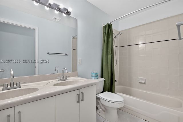 2342 NW 184th Ter, Pembroke Pines, FL 33029