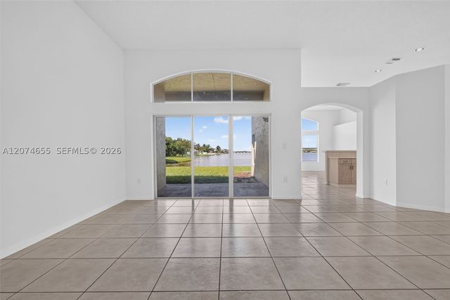 2342 NW 184th Ter, Pembroke Pines, FL 33029