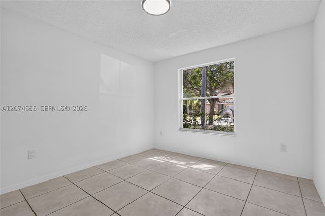2342 NW 184th Ter, Pembroke Pines, FL 33029