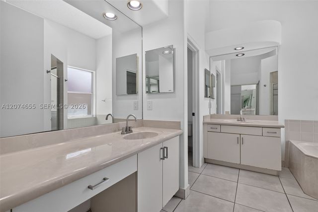 2342 NW 184th Ter, Pembroke Pines, FL 33029