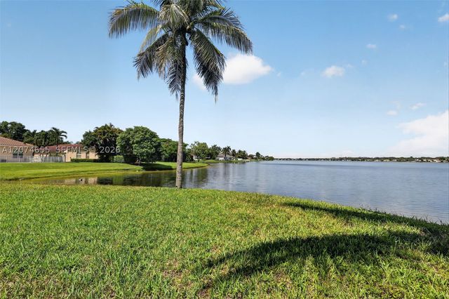 2342 NW 184th Ter, Pembroke Pines, FL 33029
