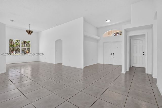 2342 NW 184th Ter, Pembroke Pines, FL 33029