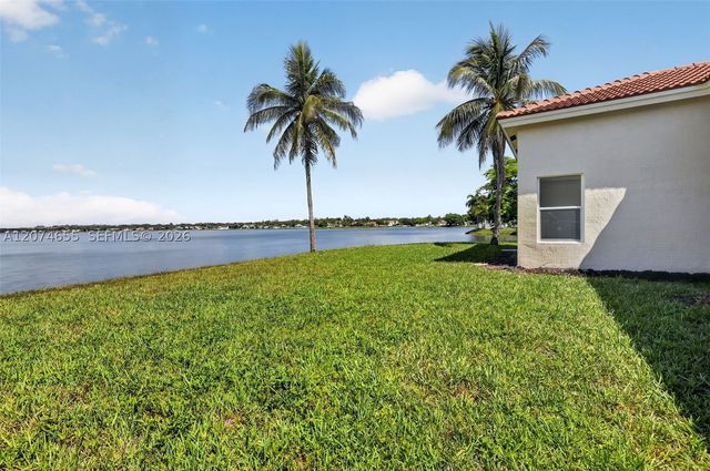 2342 NW 184th Ter, Pembroke Pines, FL 33029