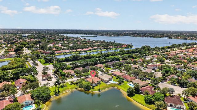 2342 NW 184th Ter, Pembroke Pines, FL 33029
