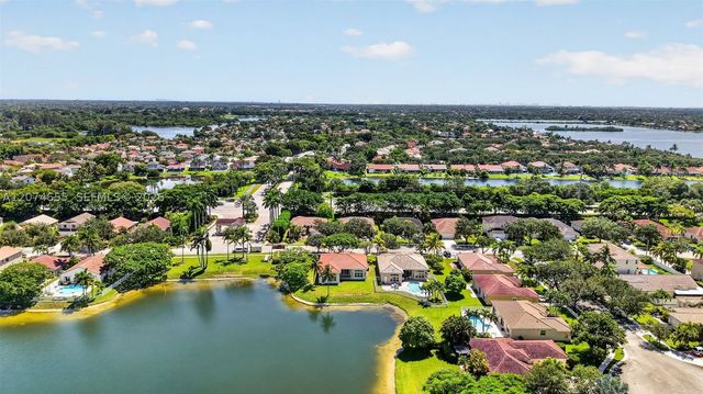 2342 NW 184th Ter, Pembroke Pines, FL 33029