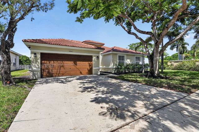 2342 NW 184th Ter, Pembroke Pines, FL 33029
