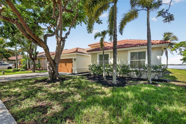 2342 NW 184th Ter, Pembroke Pines, FL 33029