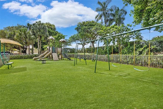 2342 NW 184th Ter, Pembroke Pines, FL 33029