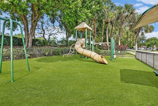 2342 NW 184th Ter, Pembroke Pines, FL 33029