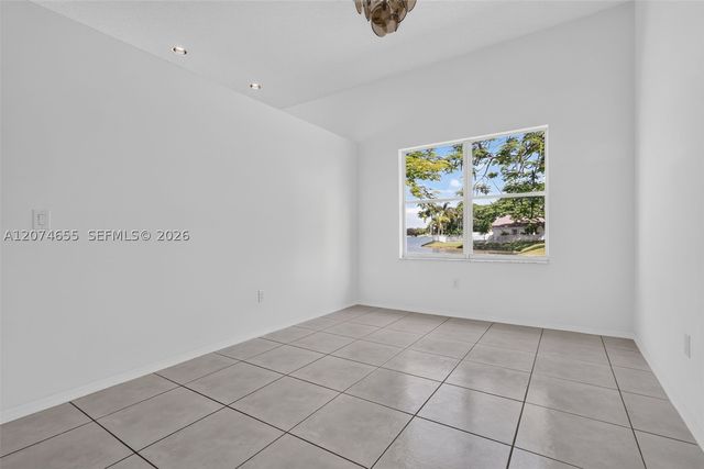2342 NW 184th Ter, Pembroke Pines, FL 33029