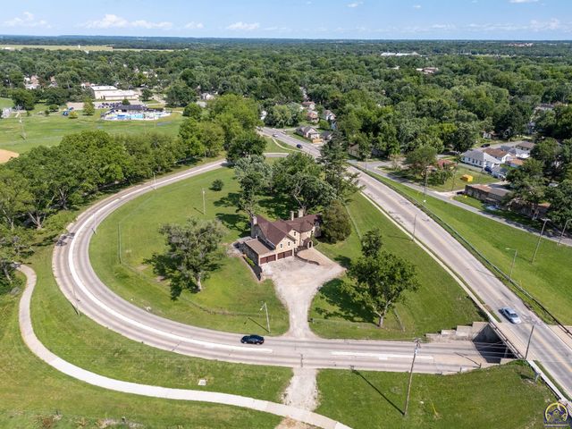 1400 NE Sardou AVE, Topeka, KS 66616