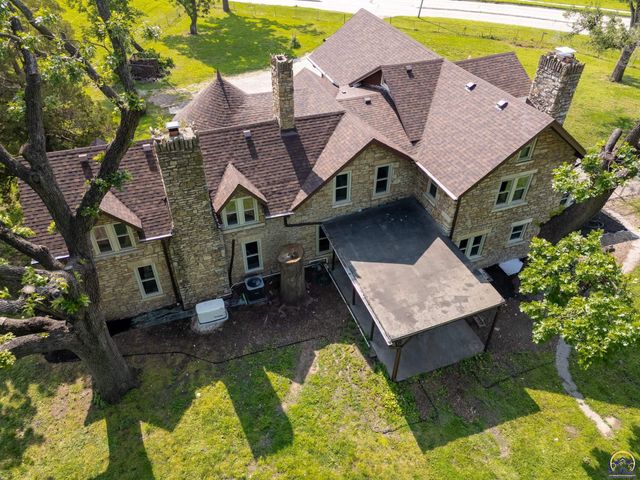 1400 NE Sardou AVE, Topeka, KS 66616