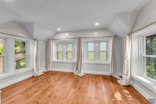 1400 NE Sardou AVE, Topeka, KS 66616