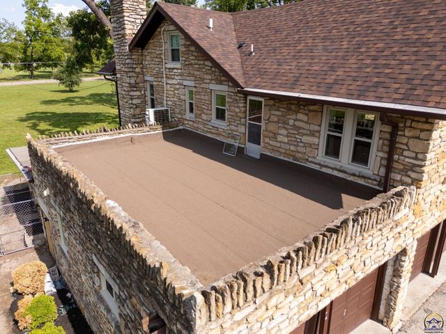 1400 NE Sardou AVE, Topeka, KS 66616