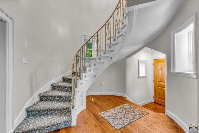 1400 NE Sardou AVE, Topeka, KS 66616