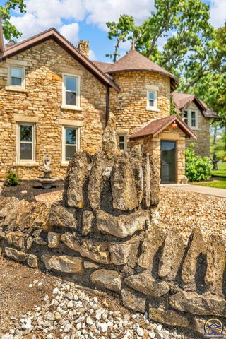 1400 NE Sardou AVE, Topeka, KS 66616