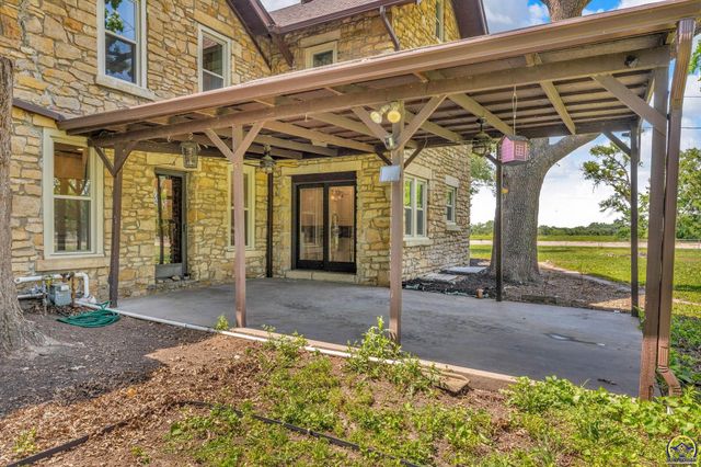 1400 NE Sardou AVE, Topeka, KS 66616