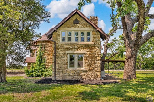 1400 NE Sardou AVE, Topeka, KS 66616